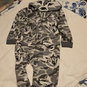 Cuddl Duds Gray Wolf Print Kids Pajama Footies